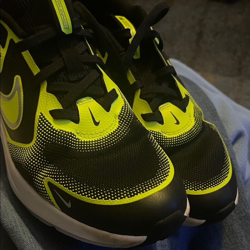 Nike Kids Neon Yellow and Black Sneakers